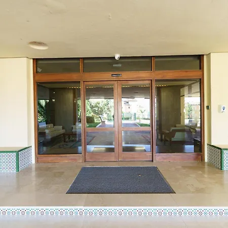 Next Marriott And Nikki B - Happy 公寓 *